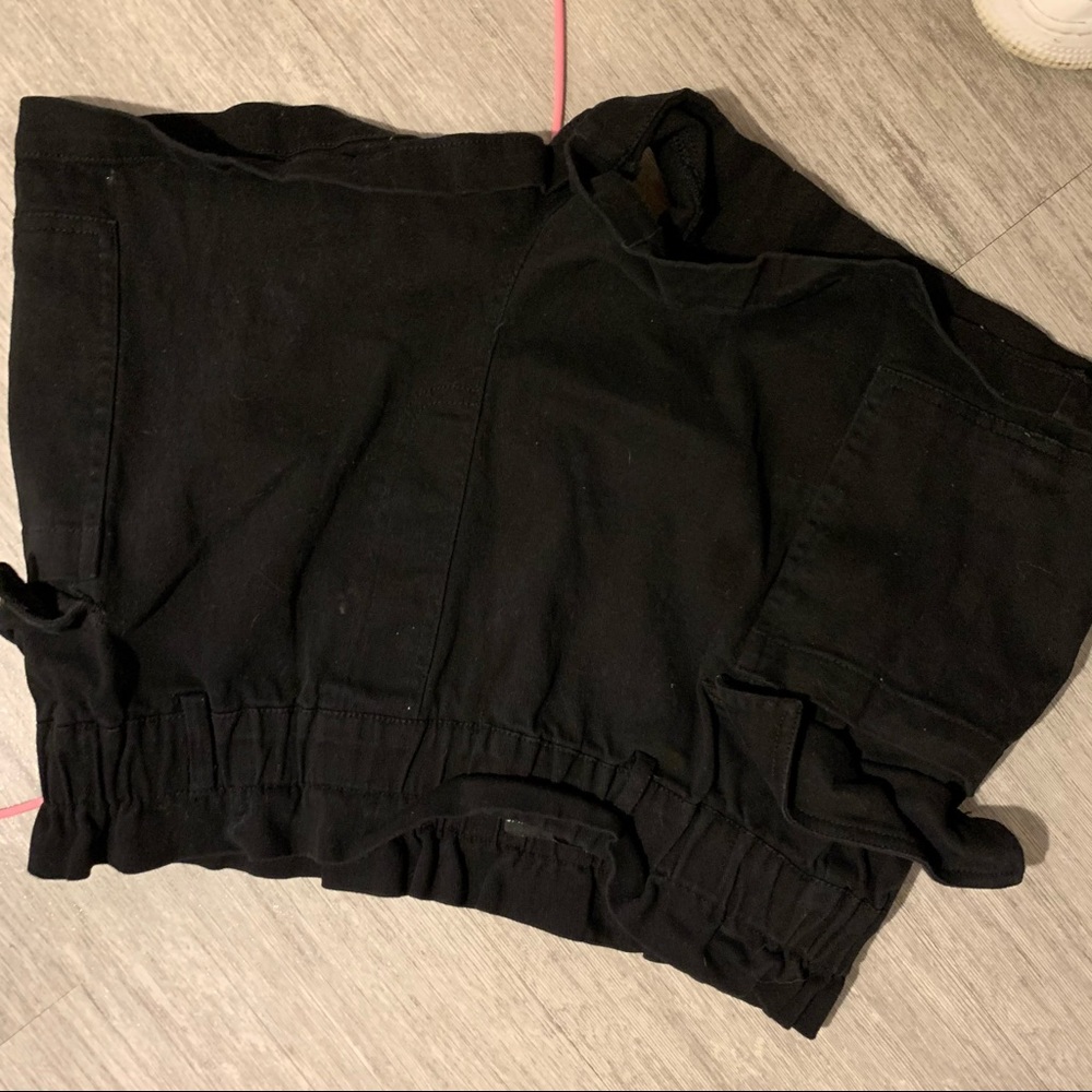 Flow/stretchy shorts